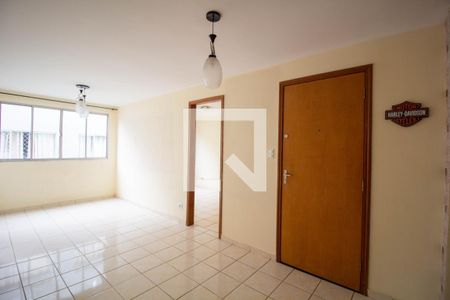 Sala de apartamento para alugar com 3 quartos, 55m² em Itaquera, São Paulo