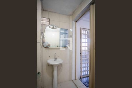 Banheiro de casa para alugar com 1 quarto, 50m² em Serraria, Diadema