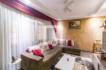 Casa à venda com 190m², 4 quartos e 3 vagas Casa à venda com 190m², 4 quartos e 3 vagasCasa 2 - Sala