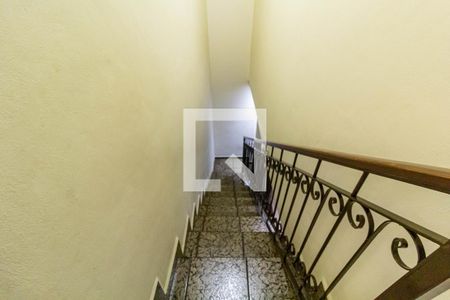 Casa à venda com 190m², 4 quartos e 3 vagas Casa à venda com 190m², 4 quartos e 3 vagasCasa 2 - Escada