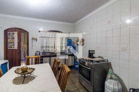 Casa à venda com 190m², 4 quartos e 3 vagas Casa à venda com 190m², 4 quartos e 3 vagasCasa 2 - Cozinha