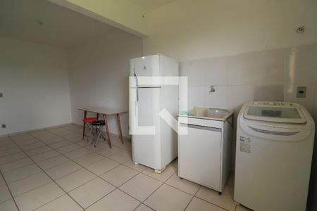 Cozinha e Área de Serviço de kitnet/studio para alugar com 1 quarto, 30m² em Jardim Patrícia, Uberlândia