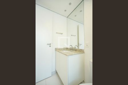 Apartamento para alugar com 124m², 3 quartos e 2 vagas Apartamento para alugar com 124m², 3 quartos e 2 vagasBanheiro social