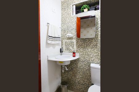 Casa à venda com 310m², 3 quartos e 2 vagas Casa à venda com 310m², 3 quartos e 2 vagasLavabo 2