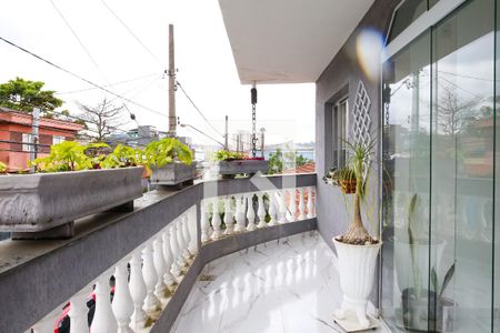 Casa à venda com 310m², 3 quartos e 2 vagas Casa à venda com 310m², 3 quartos e 2 vagasVaranda da Saleta