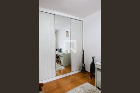 Casa à venda com 310m², 3 quartos e 2 vagas Casa à venda com 310m², 3 quartos e 2 vagasQuarto 2