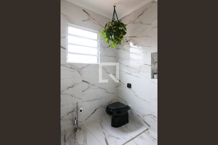 Casa à venda com 310m², 3 quartos e 2 vagas Casa à venda com 310m², 3 quartos e 2 vagasBanheiro 2