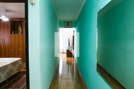 Corredor de casa à venda com 3 quartos, 310m² em Vila Lucinda, Santo André