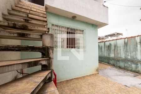 Casa à venda com 175m², 4 quartos e 3 vagas Casa à venda com 175m², 4 quartos e 3 vagasFrente