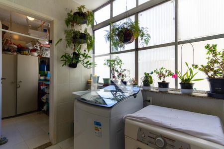 Apartamento à venda com 147m², 3 quartos e 1 vagaÁrea de Serviço