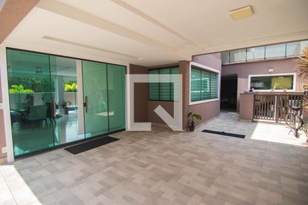 Casa à venda com 683m², 4 quartos e 3 vagasFachada