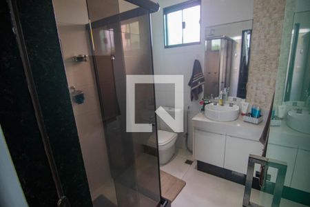 Casa à venda com 683m², 4 quartos e 3 vagasBanheiro 2