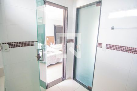 Casa à venda com 683m², 4 quartos e 3 vagasBanheiro 4