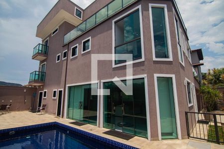 Casa à venda com 683m², 4 quartos e 3 vagasPiscina