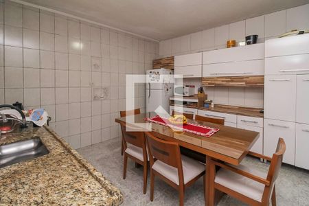 Casa à venda com 119m², 2 quartos e 2 vagasCozinha