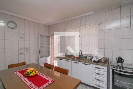 Casa à venda com 119m², 2 quartos e 2 vagasCozinha