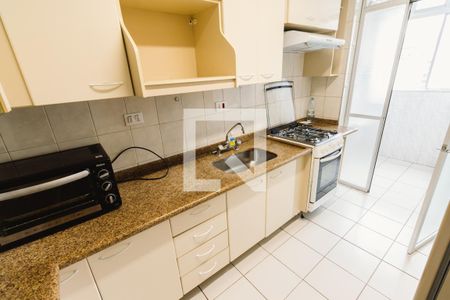 Cozinha de apartamento para alugar com 2 quartos, 57m² em Vila Pompéia, São Paulo