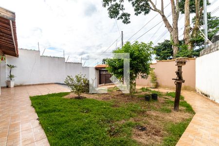 Casa para alugar com 200m², 3 quartos e 4 vagasQuintal/Garagem