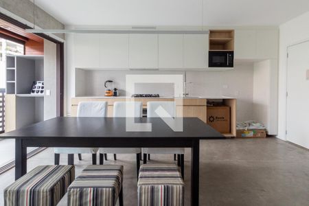 Cozinha de apartamento à venda com 1 quarto, 72m² em Vila Madalena, São Paulo