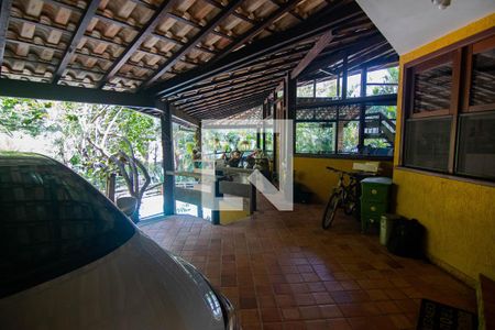 Casa à venda com 250m², 4 quartos e 2 vagasGaragem