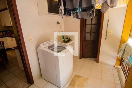 Casa à venda com 250m², 4 quartos e 2 vagasArea de serviço