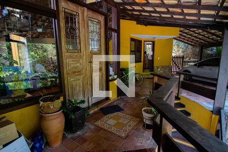 Casa à venda com 250m², 4 quartos e 2 vagasvaranda