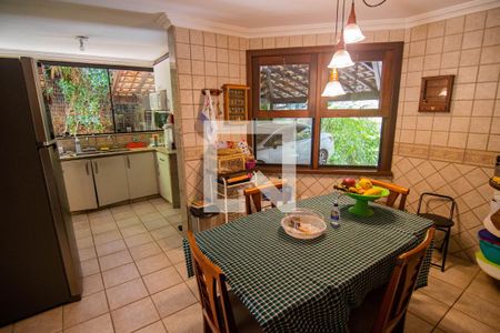 Casa à venda com 250m², 4 quartos e 2 vagasCozinha