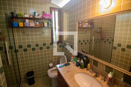 Casa à venda com 250m², 4 quartos e 2 vagasBanheiro da Suíte 2