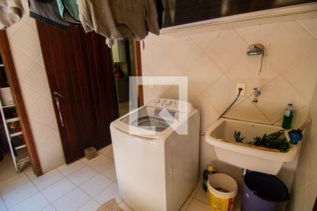 Casa à venda com 250m², 4 quartos e 2 vagasArea de serviço