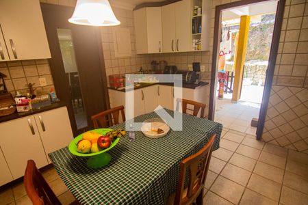 Casa à venda com 250m², 4 quartos e 2 vagasCozinha