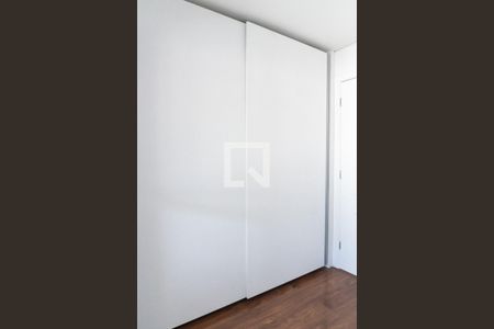 Apartamento à venda com 93m², 3 quartos e 3 vagasQuarto 2 - Armários