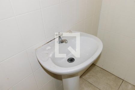 Casa à venda com 99m², 2 quartos e sem vaga Casa à venda com 99m², 2 quartos e sem vagaBanheiro Pia