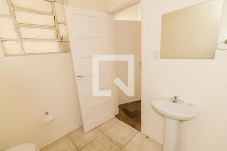 Casa à venda com 99m², 2 quartos e sem vaga Casa à venda com 99m², 2 quartos e sem vagaBanheiro