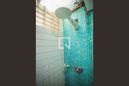 Casa à venda com 235m², 3 quartos e sem vagaBanheiro - Chuveiro