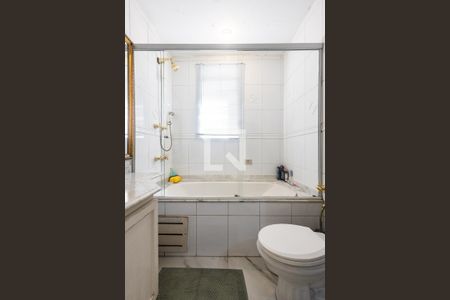 Apartamento à venda com 259m², 3 quartos e 2 vagasBanheiro da Suíte 1