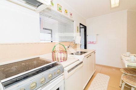 Apartamento à venda com 289m², 3 quartos e 4 vagasCozinha - Térreo