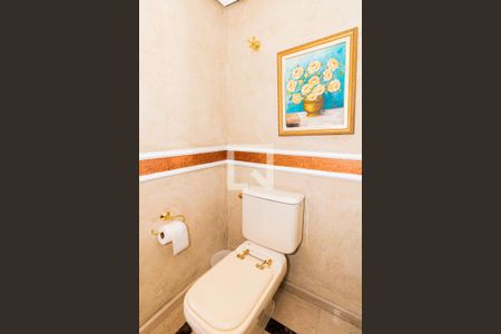 Apartamento à venda com 289m², 3 quartos e 4 vagasBanheiro da Suíte 2 - Térreo