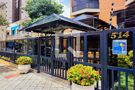 Apartamento à venda com 289m², 3 quartos e 4 vagasFachada com Plaquinha