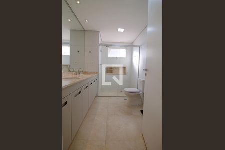 Apartamento à venda com 171m², 3 quartos e 3 vagas Apartamento à venda com 171m², 3 quartos e 3 vagasBanheiro da Suíte Master