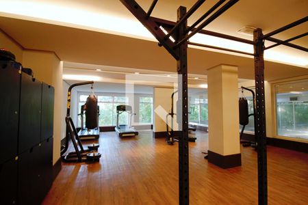 Apartamento à venda com 171m², 3 quartos e 3 vagas Apartamento à venda com 171m², 3 quartos e 3 vagasÁrea comum - Academia