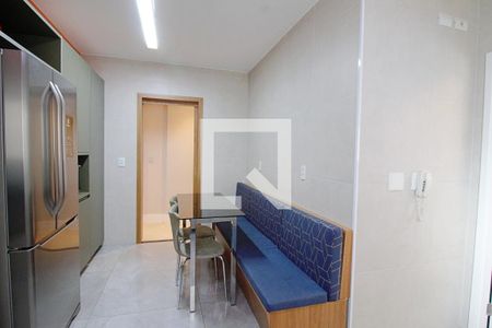 Apartamento à venda com 171m², 3 quartos e 3 vagas Apartamento à venda com 171m², 3 quartos e 3 vagasCozinha