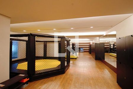 Apartamento à venda com 171m², 3 quartos e 3 vagas Apartamento à venda com 171m², 3 quartos e 3 vagasÁrea comum - Academia