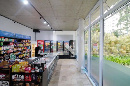 Apartamento à venda com 171m², 3 quartos e 3 vagas Apartamento à venda com 171m², 3 quartos e 3 vagasConveniência