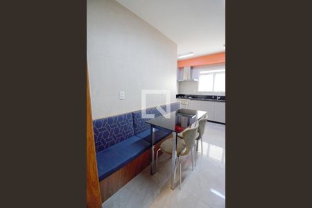 Apartamento à venda com 171m², 3 quartos e 3 vagas Apartamento à venda com 171m², 3 quartos e 3 vagasCozinha