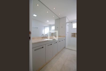 Apartamento à venda com 171m², 3 quartos e 3 vagas Apartamento à venda com 171m², 3 quartos e 3 vagasBanheiro da Suíte Master