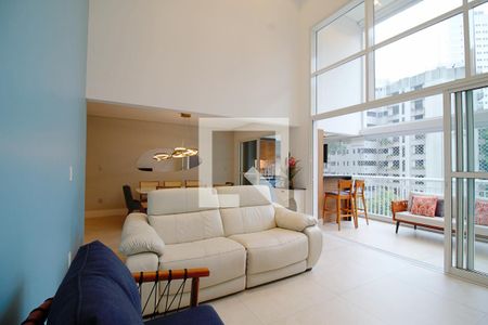 Sala de apartamento à venda com 3 quartos, 171m² em Vila Suzana, São Paulo