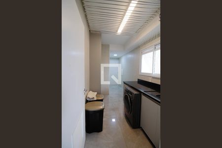 Apartamento à venda com 171m², 3 quartos e 3 vagas Apartamento à venda com 171m², 3 quartos e 3 vagasÁrea de Serviço