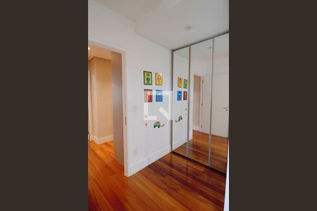 Apartamento à venda com 171m², 3 quartos e 3 vagas Apartamento à venda com 171m², 3 quartos e 3 vagasSuíte 3