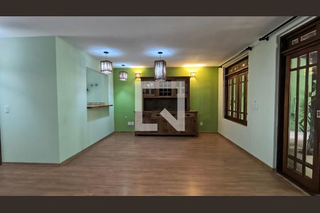 Sala de casa de condomínio para alugar com 3 quartos, 210m² em Vargem Grande, Rio de Janeiro