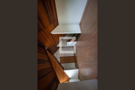 Casa de condomínio para alugar com 210m², 4 quartos e 1 vaga Casa de condomínio para alugar com 210m², 4 quartos e 1 vagaSotão